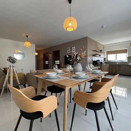 Brand New Apartment 2 Mins From Seafront خليج سانت بول المظهر الخارجي الصورة