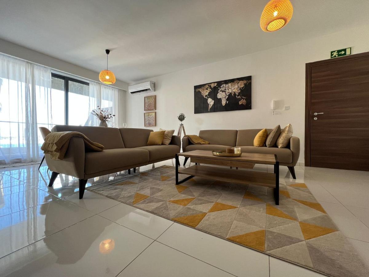 Brand New Apartment 2 Mins From Seafront خليج سانت بول المظهر الخارجي الصورة