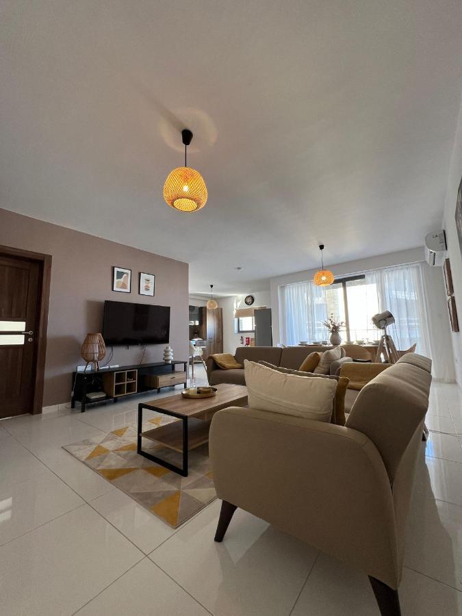 Brand New Apartment 2 Mins From Seafront خليج سانت بول المظهر الخارجي الصورة