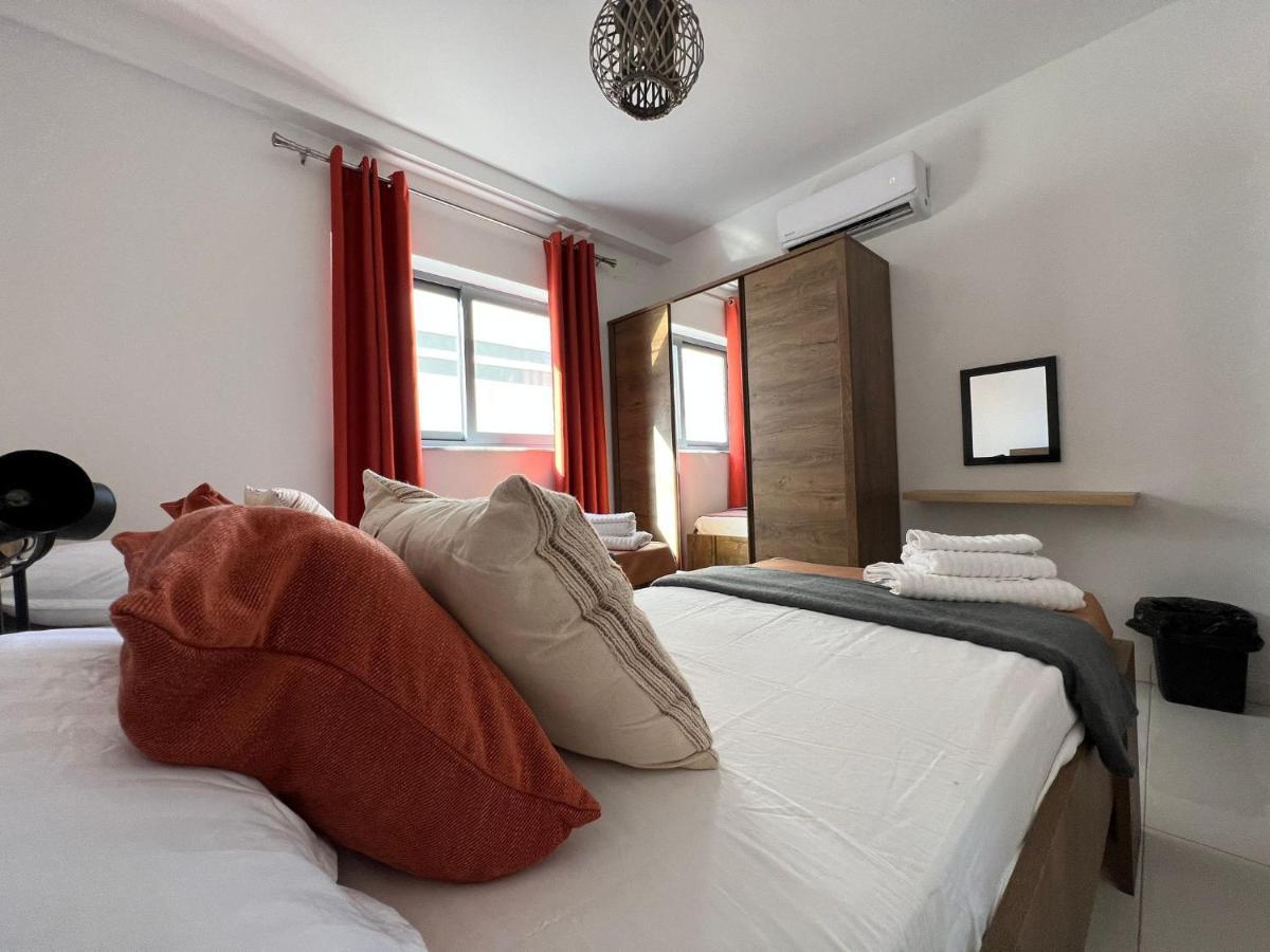 Brand New Apartment 2 Mins From Seafront خليج سانت بول المظهر الخارجي الصورة