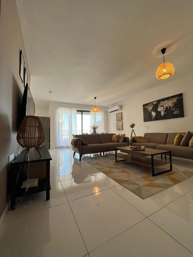 Brand New Apartment 2 Mins From Seafront خليج سانت بول المظهر الخارجي الصورة