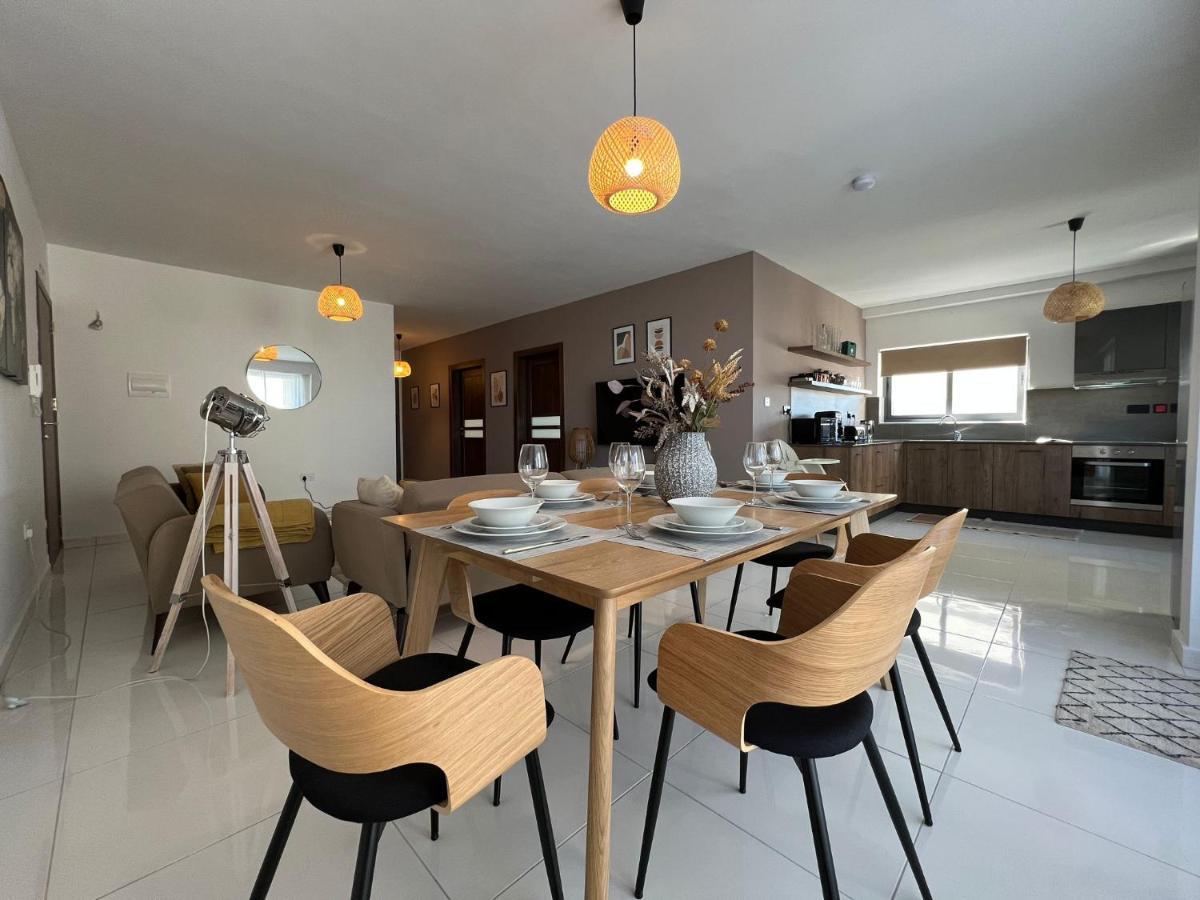 Brand New Apartment 2 Mins From Seafront خليج سانت بول المظهر الخارجي الصورة