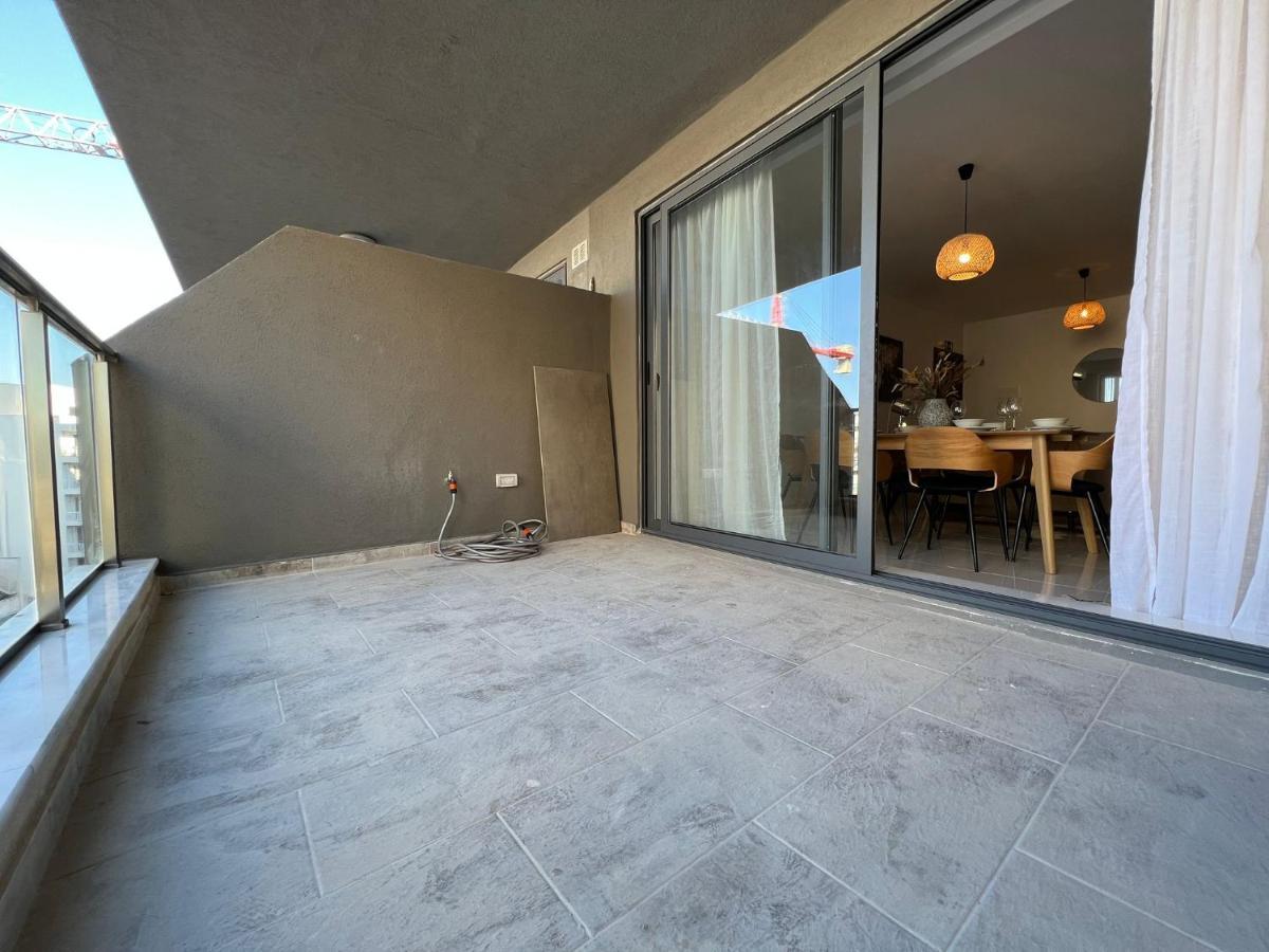 Brand New Apartment 2 Mins From Seafront خليج سانت بول المظهر الخارجي الصورة