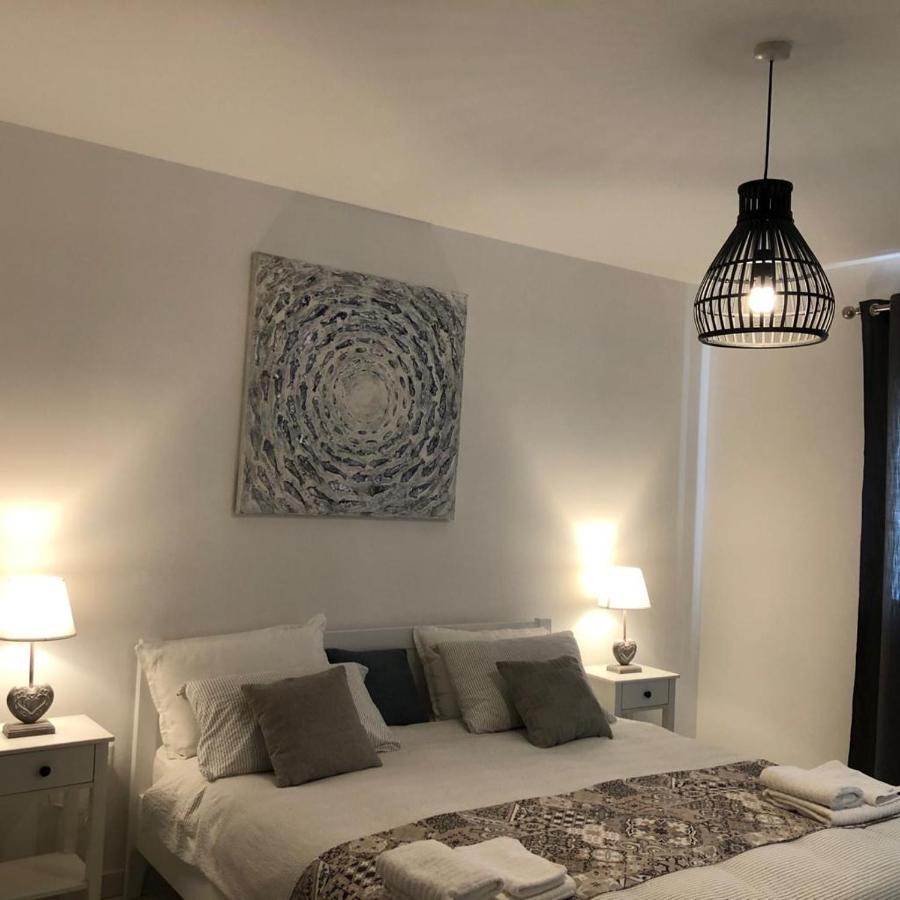 Brand New Apartment 2 Mins From Seafront خليج سانت بول المظهر الخارجي الصورة