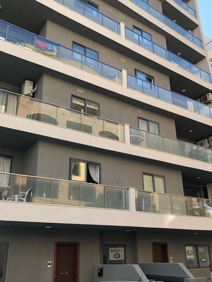 Brand New Apartment 2 Mins From Seafront خليج سانت بول المظهر الخارجي الصورة